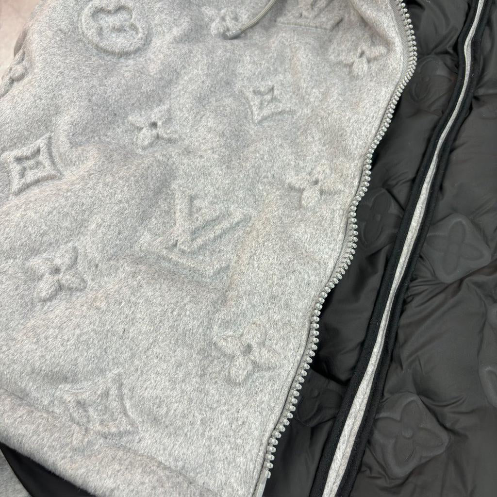 LV PUFFER COAT GREY
