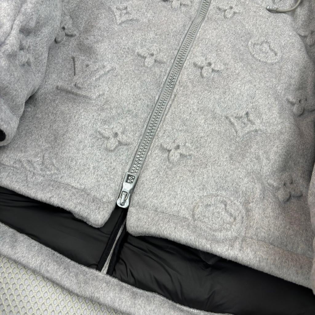 LV PUFFER COAT GREY