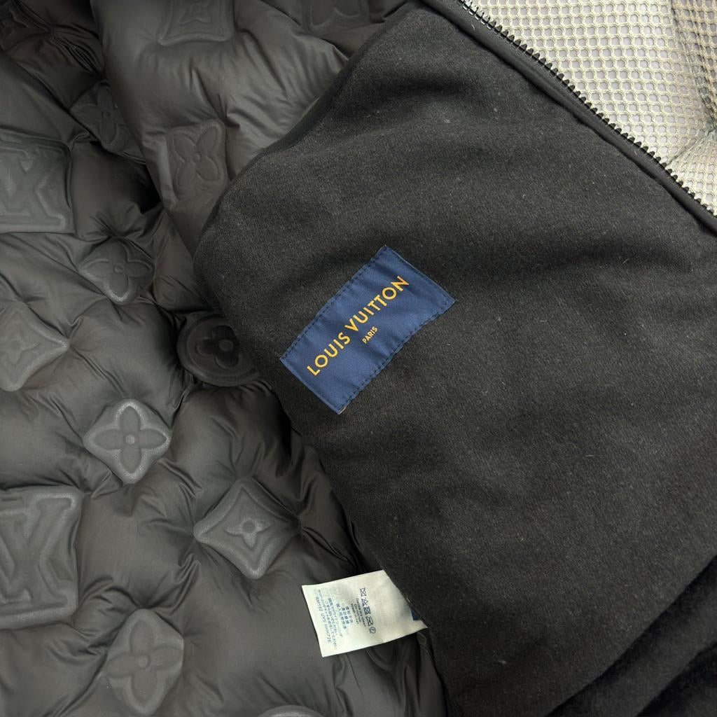LV PUFFER COAT GREY